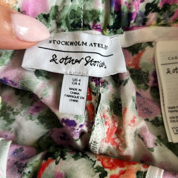 & Other Stories Floral Women's Shorts - Picture 2 of 9